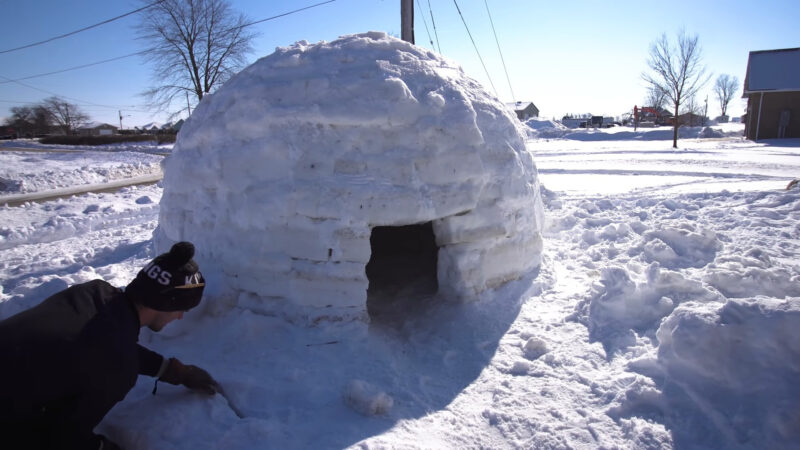 Entrance Igloo